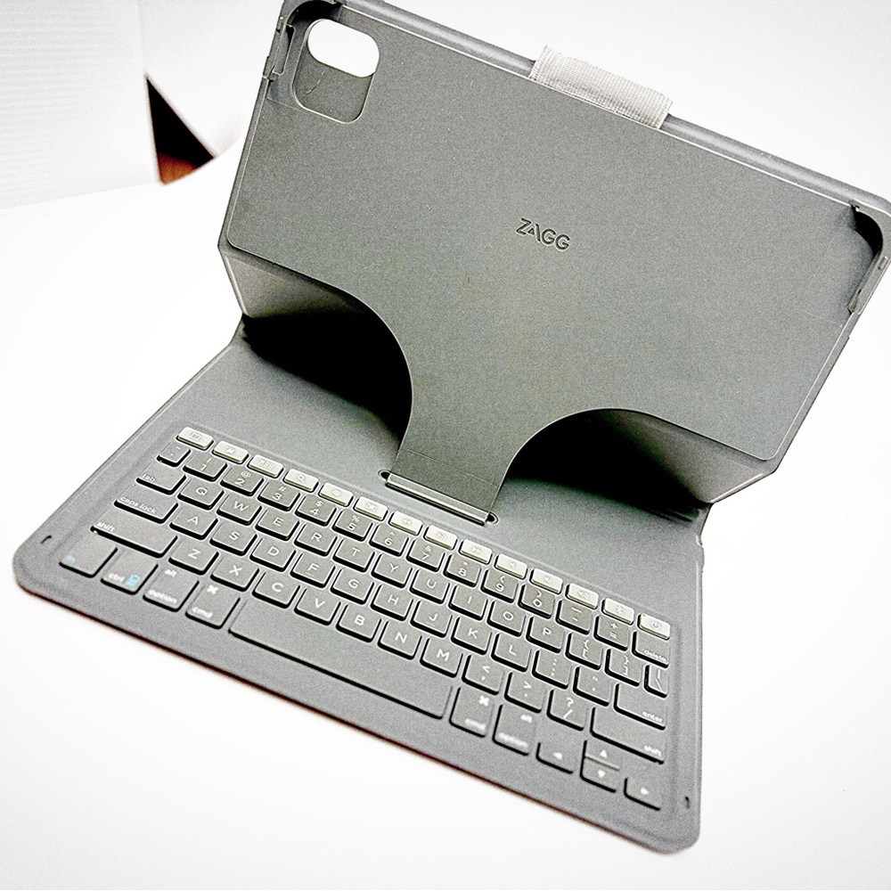 ZAGG Messenger Folio 2 Bluetooth Keyboard Case for iPad 11”/10.9” – Stand Cover - Picture 4 of 7